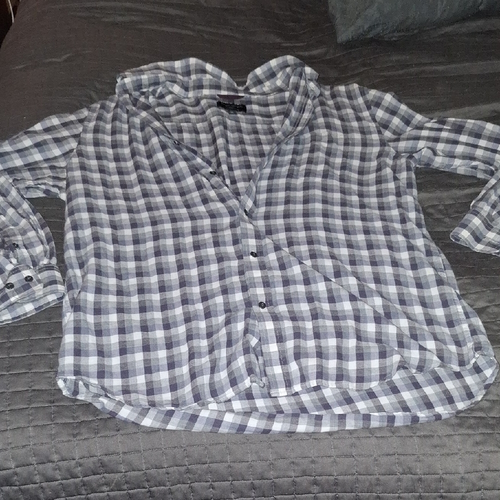 Banana Republic Grey and White Flannel Shirt